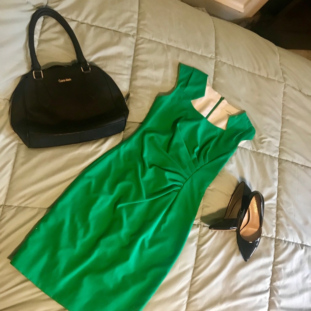 Like new Calvin Klein green cap sleeve
